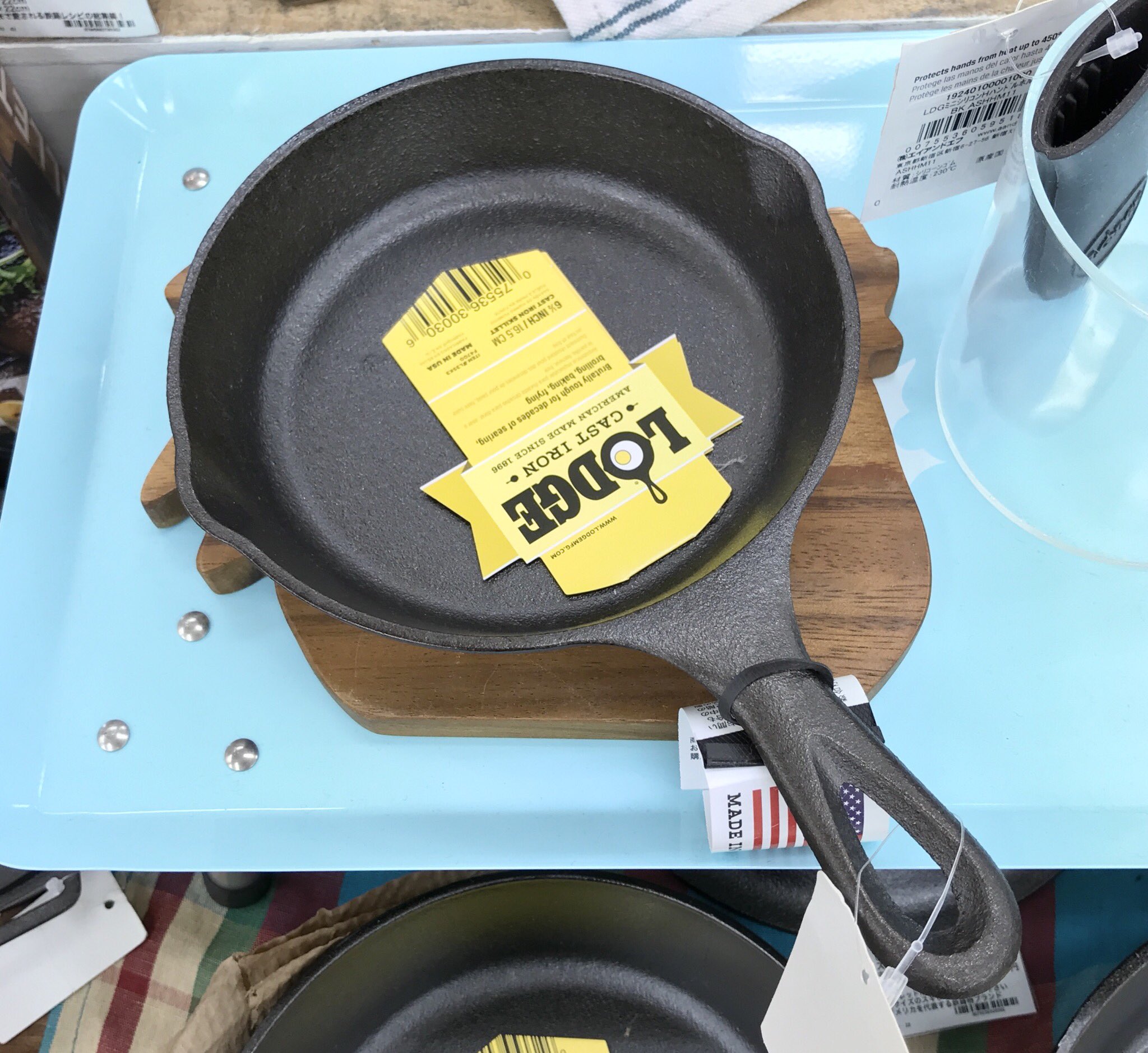 東急ハンズ渋谷店 No Twitter スキレットと言えば やはりlodgeでしょう 肉を美味しく焼けるのはもちろん 実はチャーハンもパラッパラに美味しく出来るんです スキレット6 1 2インチ 2 4円 税込 ロッジ 鉄ナベ ハンズ渋谷 3cフロア こきん 東急ハンズ渋谷店 No Twitter スキレットと言えば やはりlodgeでしょう 肉を美味しく焼けるのはもちろん 実はチャーハンもパラッパラに美味しく出来るんです スキレット6 1 2インチ 2 4円 税込 ロッジ 鉄ナベ ハンズ渋谷 3cフロア こきん