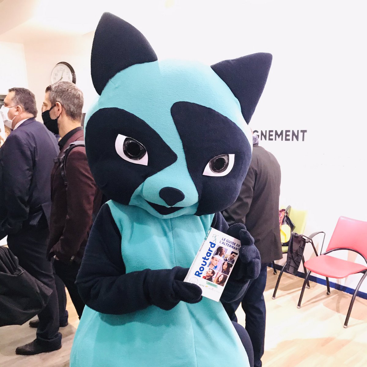EdTech France 🇫🇷🇪🇺 (@edtechfrance) on Twitter photo Lancement du <a href="/GuideDuRoutard/">Le Routard</a> de l’alternant par <a href="/HinnekintYves/">Yves Hinnekint</a> président <a href="/Walt_Community/">Association Walt</a> (membre #EdTech 🇫🇷) en direct de @CFA_Stephenson ! 🐱✨ Lancement du <a href="/GuideDuRoutard/">Le Routard</a> de l’alternant par <a href="/HinnekintYves/">Yves Hinnekint</a> président <a href="/Walt_Community/">Association Walt</a> (membre #EdTech 🇫🇷) en direct de @CFA_Stephenson ! 🐱✨