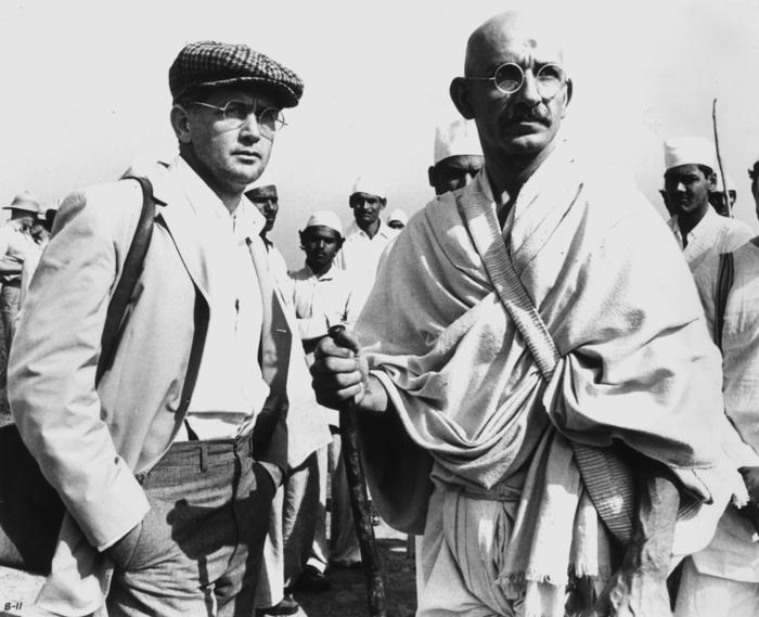 Some famous names in the cast of 'Gandhi' included the legendary John Gielgud as the viceroy Lord Irwin, Martin Sheen as Vince Walker, the New York Times' journalist Gandhi initially meets in South Africa and then during the Dandi March, though the character was fictionalized.