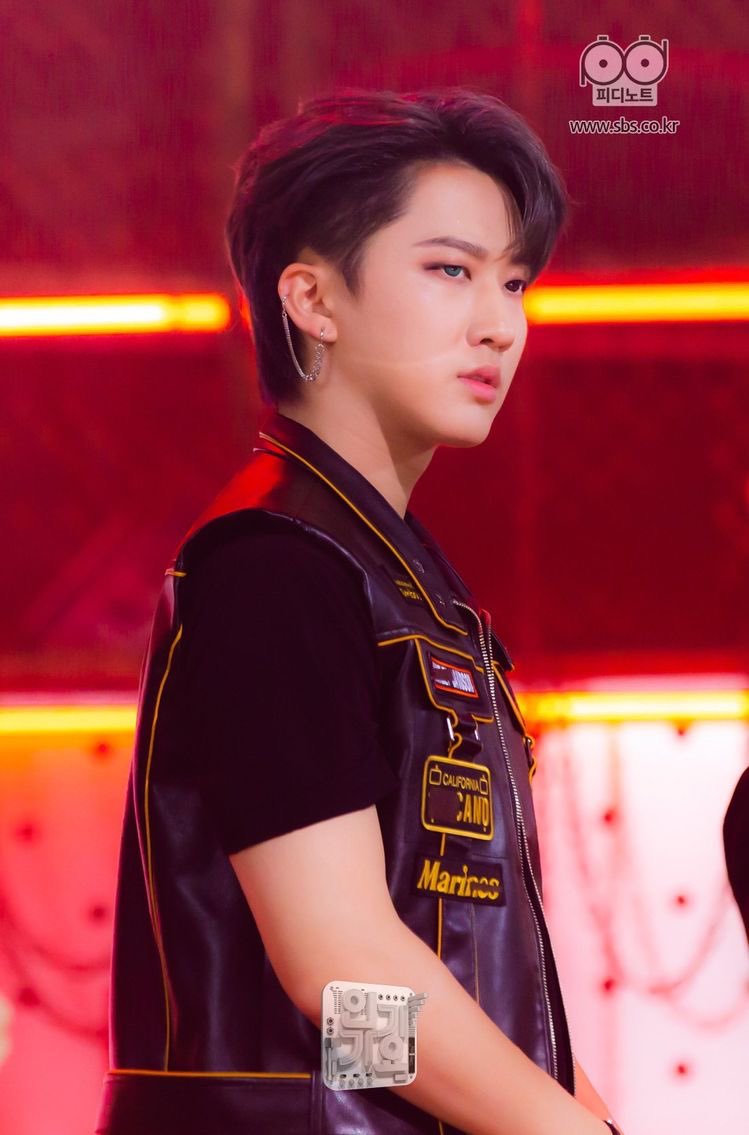 — changbin’s undercut; a very necessary thread  #StrayKids  #skz