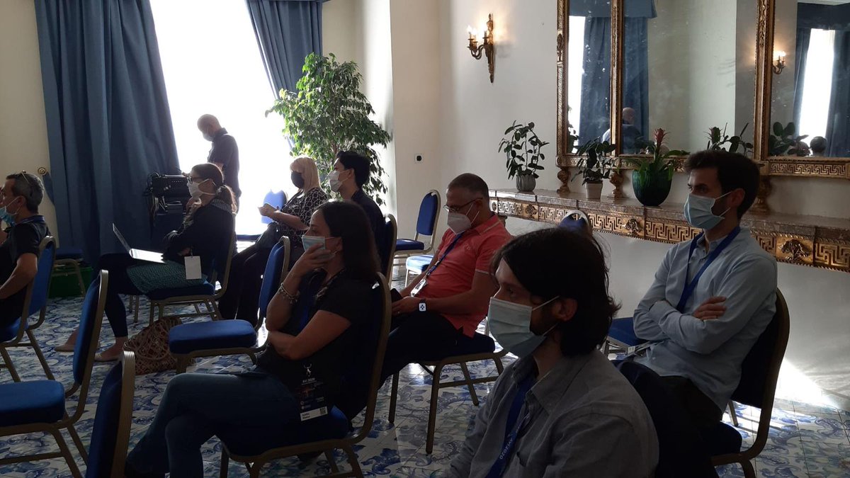 In the #SalaAzzurra we have now the first Session of the DAY 3: 

🟡 #Interfaces for Recommender Systems

👨‍🏫 Chair: Andrea De Lucia

#avi2020 #aviconf2020 #aviconference #ischia