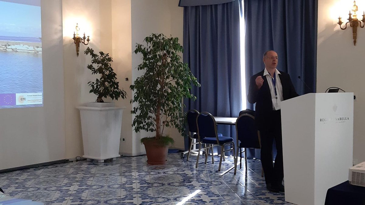 AVIconf2020's tweet photo. Inspiring talk of @albrechtschmidt
#avi2020 #aviconf2020 #aviconference #ischia https://t.co/edzS5QHhJV