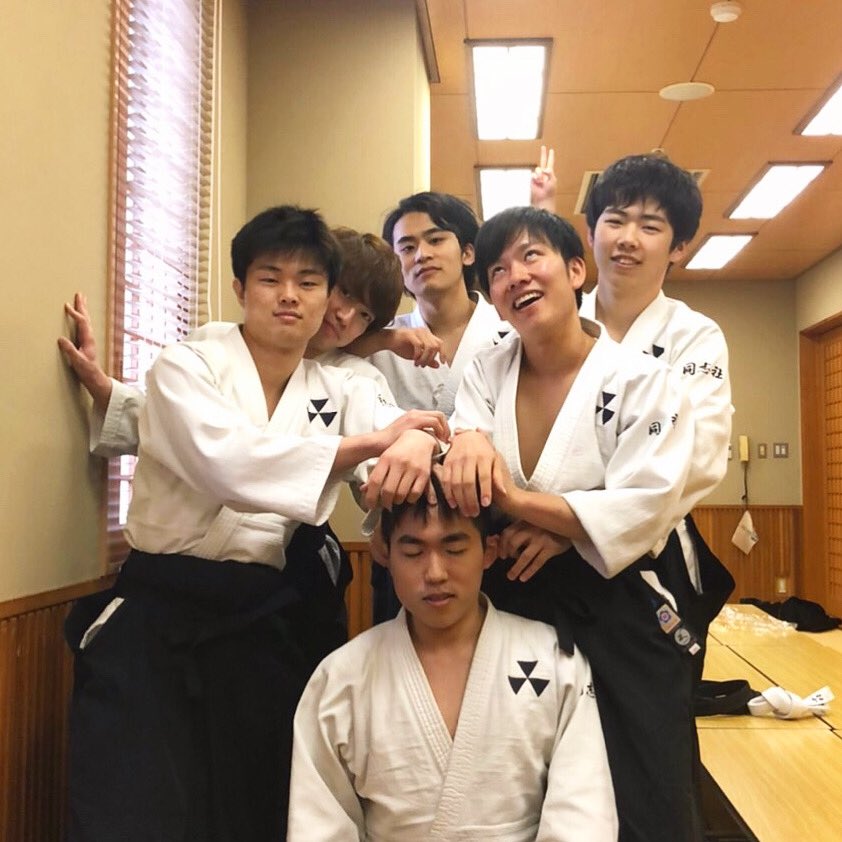 【速報】
稽古再開しました！🔥
.
月 (今出川) 19:00〜21:00
火〜金 (京田辺) 18:00〜20:00
土 (京田辺) 14:00〜16:00
.
この時間帯に練習を行っているので、是非見学に来てください！✨
道場でお待ちしております…!!😭😭
#春から同志社 #秋から同志社