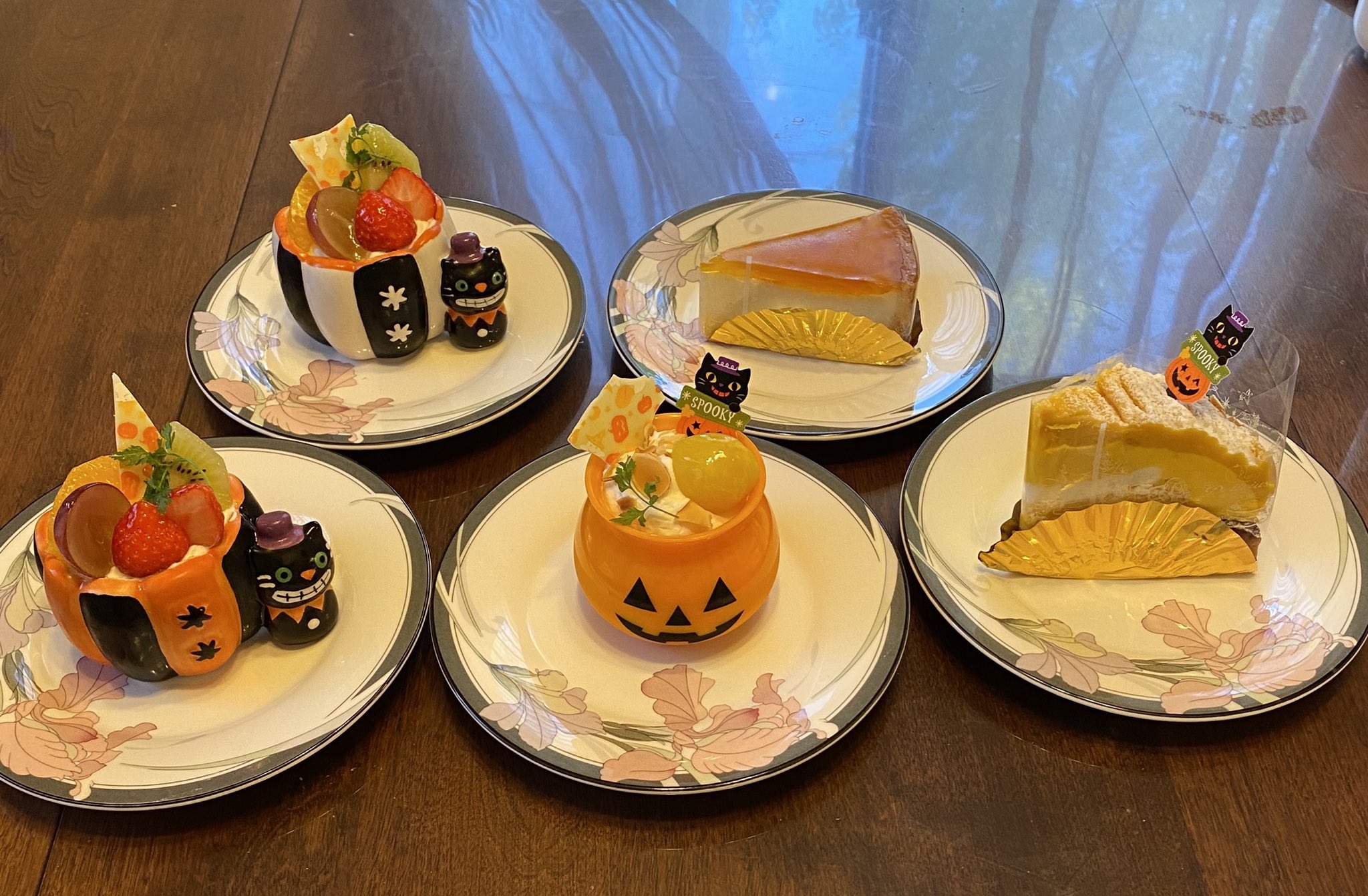 さら チーム大阪9区 好みがバラバラなので それぞれ違うケーキにしました ハロウィンのケーキがめっちゃかわいいです 箕面市 デリチュース さら チーム大阪9区 好みがバラバラなので それぞれ違うケーキにしました ハロウィンのケーキがめっちゃかわいいです 箕面市 デリチュース