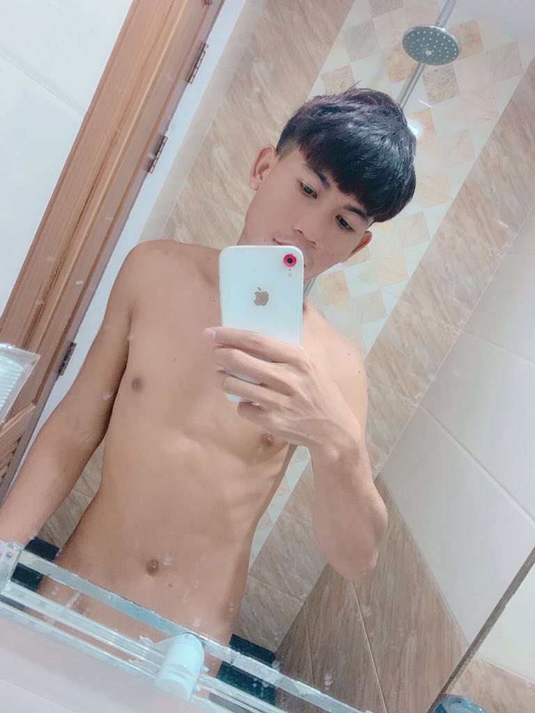 myov10's tweet photo. သတိရတယ် https://t.co/AJVZ2lSj9C