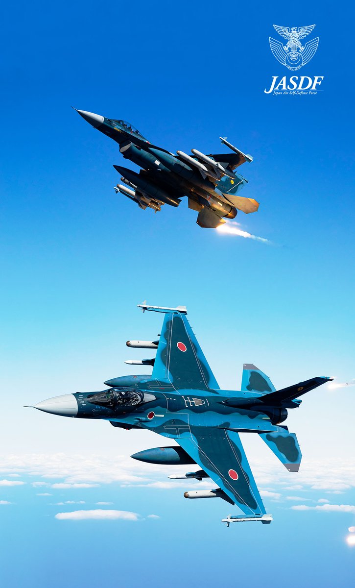 防衛省 航空自衛隊 空幕広報室 です F 2壁紙シリーズ 今日は２日ということで F 2の日 機体後方の炎は フレアー と呼ばれるもので 熱源探知 ミサイル を回避するために使用します 今日は 週末 金曜日 皆さんもフレアーまいて