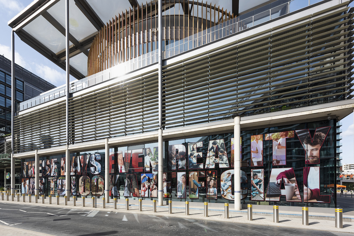 LBOC2020's tweet photo. 💥 Brent Biennial💥

Over 20 new artworks inspired by the cultures, places and people of Brent, in public space across the borough – all of them can be seen for FREE.

Explore now 👉 https://t.co/S9VCy8pSgd

19 Sept - 13 Dec 2020
#BrentBiennial #Brent2020
📷 @ThierryABal https://t.co/9ttjZQACye
