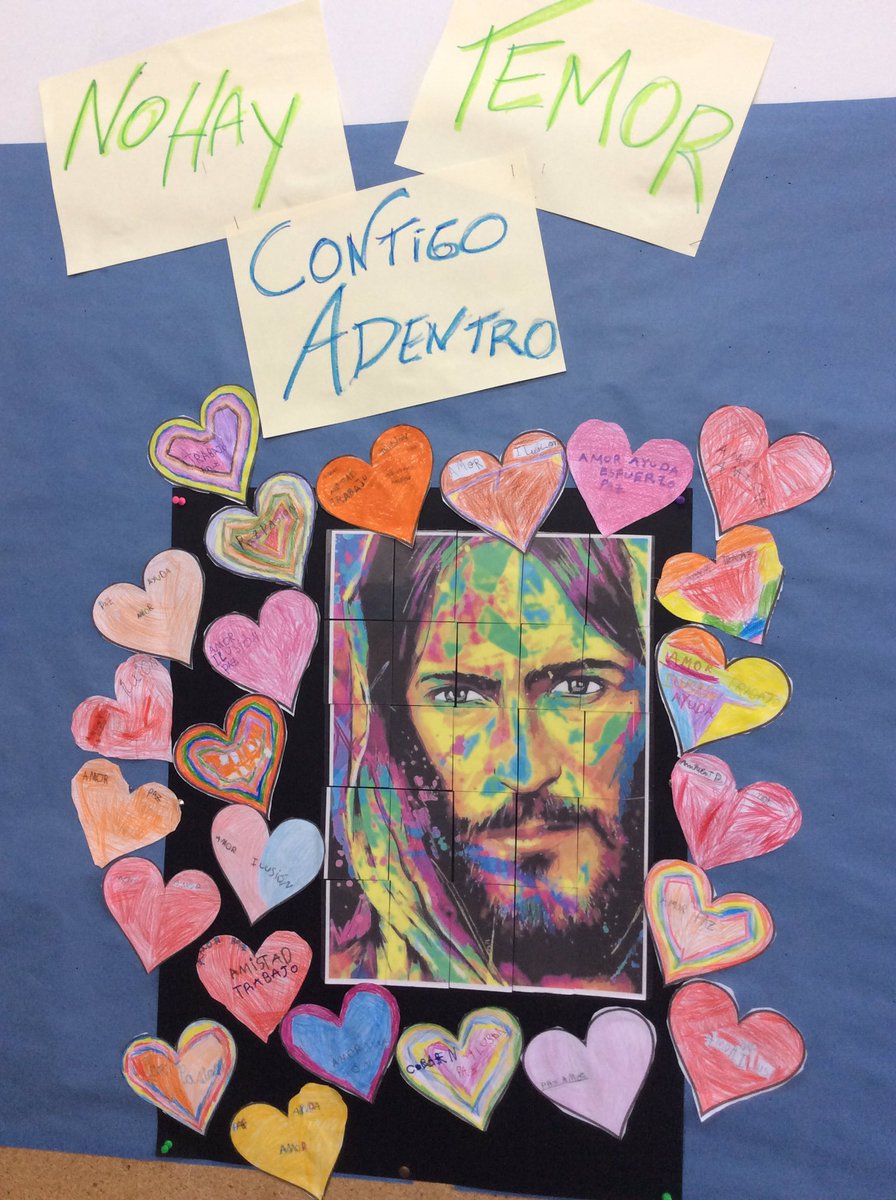 csamapimer's tweet photo. Celebración inicio de curso. Montamos el puzzle de Jesús y reflexionamos en silencio. https://t.co/lnxt7aZ9eA