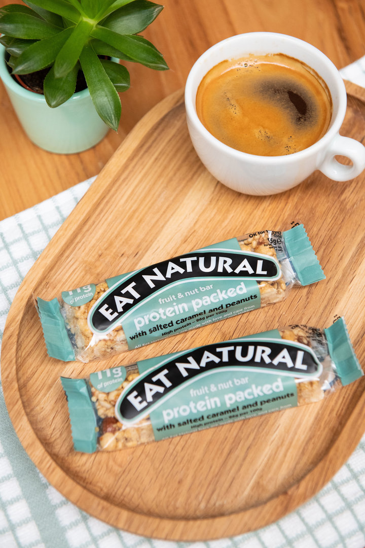 Black coffee + salted caramel bar + a break from the 'to do' list = heaven 💚