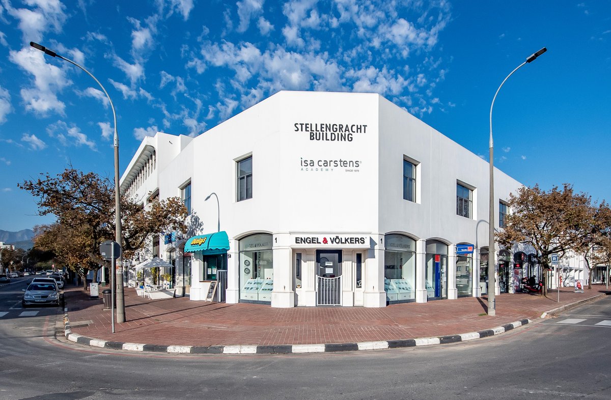 With our international borders now open again, we cannot wait to welcome our visitors and clients back to the Stellenbosch Winelands‼️

Enjoy our newsletter this week‼️
📣 bit.ly/3jr0xZj

#newsletter  stellenbosch #stellenboschwinelands #engelvoelkers #farms #retirement