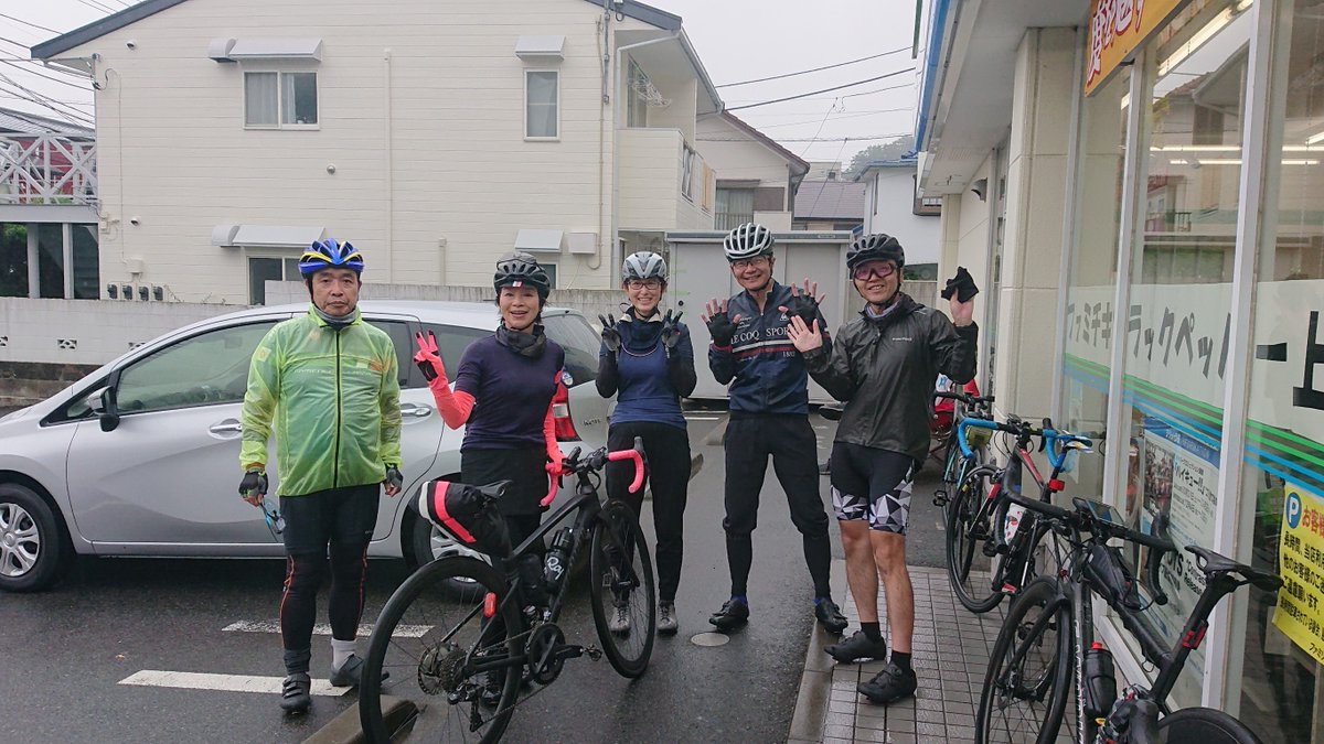横浜湘南ツーリングクラブ Ystc On Twitter 9 26日 土 は 天候が悪くこれは中止かなと 思いましたがとりあえず待ち合わせ場所まで行ってみる事に あれ 6名も集まっちゃいました 笑 折角なので 三崎方面に少し走りクラブでもよく利用している まるい
