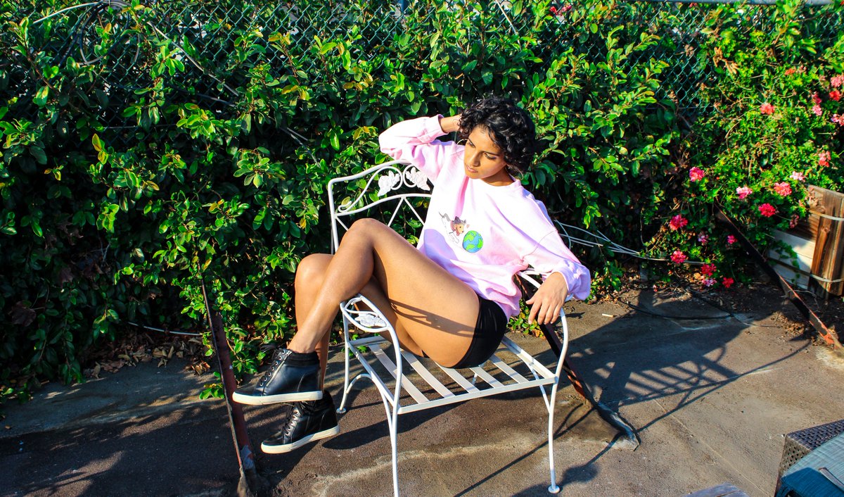 PallaviGunalan's tweet photo. hot girls for hey buddy

merch by @kbuddyartist
https://t.co/3XUtmS4jEa

📷: @LizabethYandel
incredible edits: @Keally22 https://t.co/ZDharn5x8t