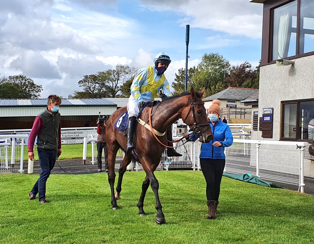 HexhamRaces's tweet photo. Sea Prince wins the https://t.co/Fb6bcrCSwq Novices’ Hurdle. Congratulations to winning owners The Sea Prince Racing Partnership. https://t.co/3GYsmKxVTy