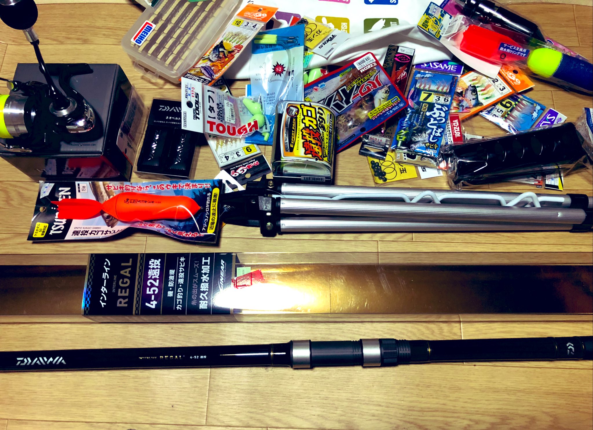うえびん カゴ釣り用 リール レグザｌｔ5000ｄ ｃｘｈ ロッド リーガル4 52遠投インターライン ウエーダー立てたまま入るバッグみっけた 最近釣り道具買い過ぎてヤバい T Co Wdzbxv6s6k Twitter