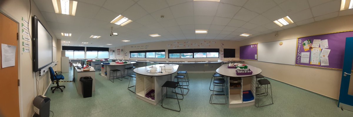Bearslady69's tweet image. So great to set up proper science practicals today. A whistle stop session on making salts.  #makingsalts #techniciansrock