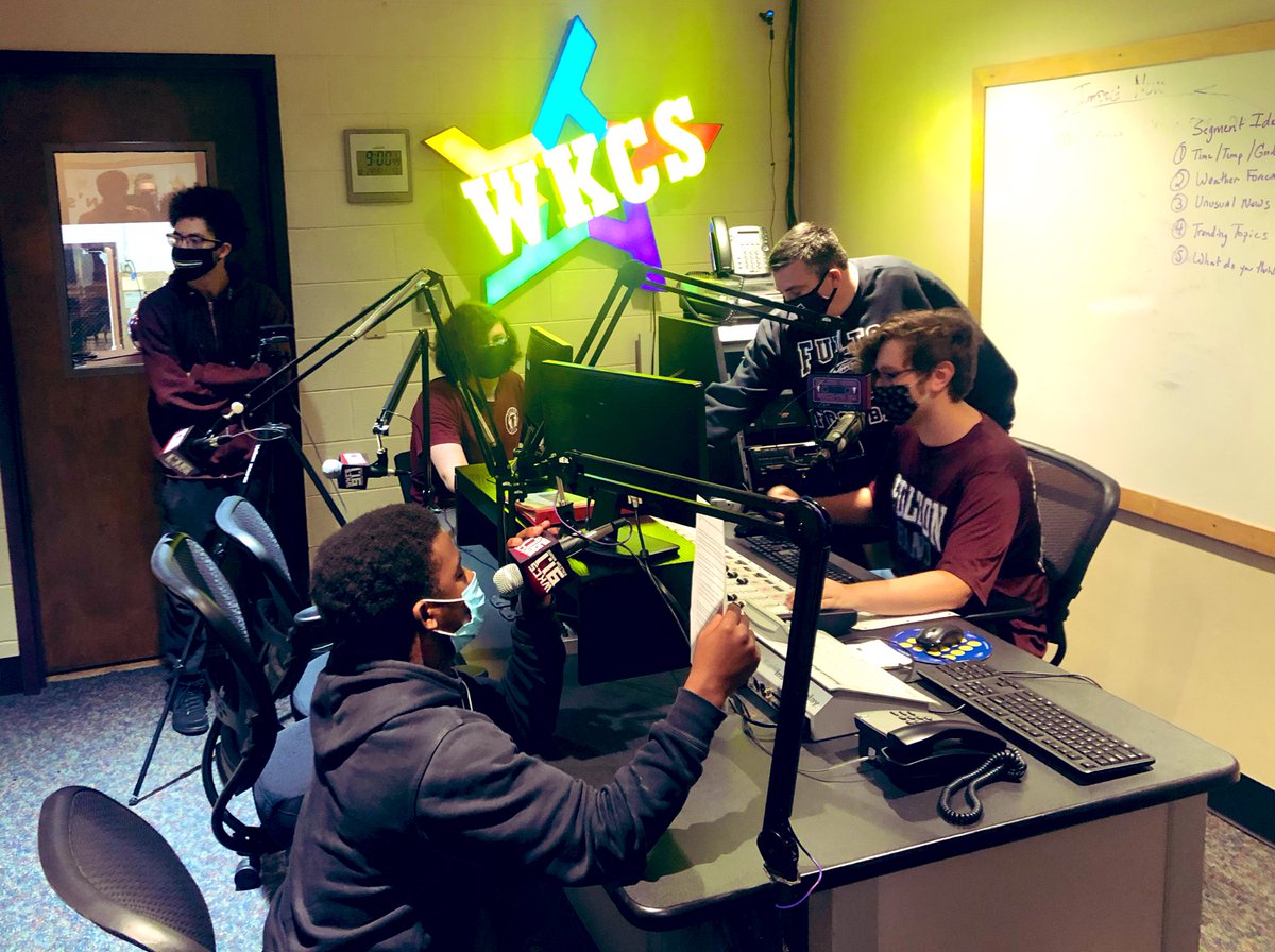 FulComMagnet's tweet photo. S/o to @RussellMayes12 & @WKCSradio for all that they do for our students. The Falcon Nation Radio Show is LIVE, check it out on 91.1 FM or at https://t.co/A5CrEbOMUZ #GoFalcons #FulCom https://t.co/PHK7ZiTQwa