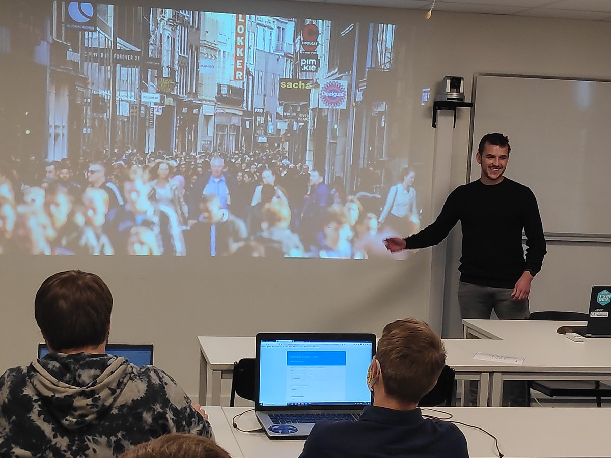 howestprog's tweet image. Deze voormiddag pitchten de studenten van jaarhelft 1 hun Innovative Project. Véél coole, machtige, en innovatieve projecten en topics zien voorbij komen.
We kijken al uit naar jullie einduitwerking!
#graduaatprogrammeren #innovativeproject #makeitwork