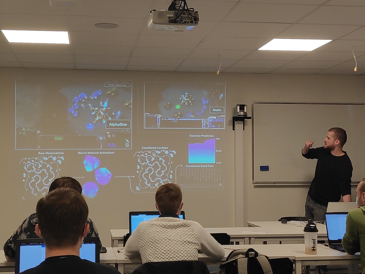 howestprog's tweet image. Deze voormiddag pitchten de studenten van jaarhelft 1 hun Innovative Project. Véél coole, machtige, en innovatieve projecten en topics zien voorbij komen.
We kijken al uit naar jullie einduitwerking!
#graduaatprogrammeren #innovativeproject #makeitwork