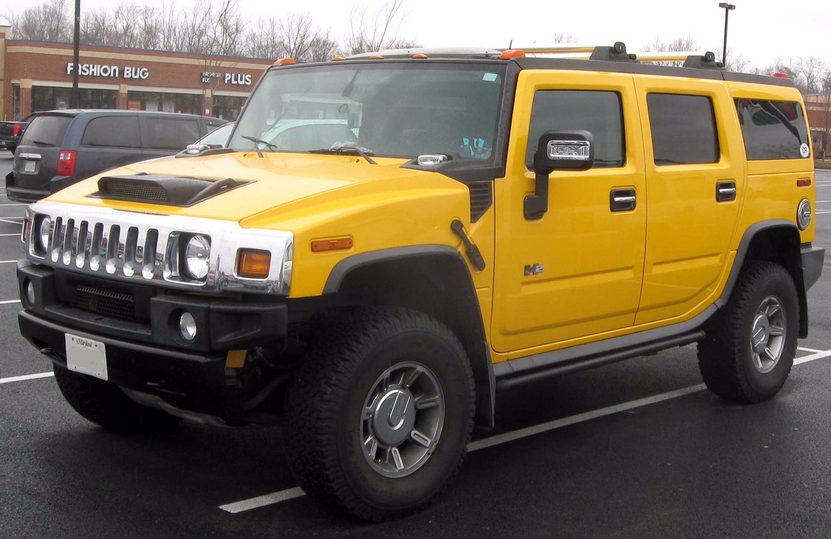 Boromir Drives a Hummer H2 (a gift from Denethor). Everyone thinks it’s obnoxious as all hell but he never seems to notice.