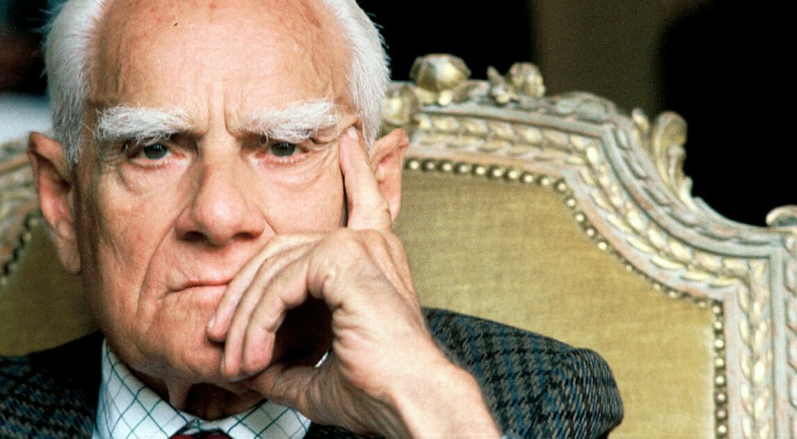 GerryForTrees's tweet image. Il primo e maggiore errore era stato di voler uscire dalla propria anormalità, di cercare una normalità purchessia attraverso la quale comunicare con gli altri.

Da Il conformista (Alberto Moravia)