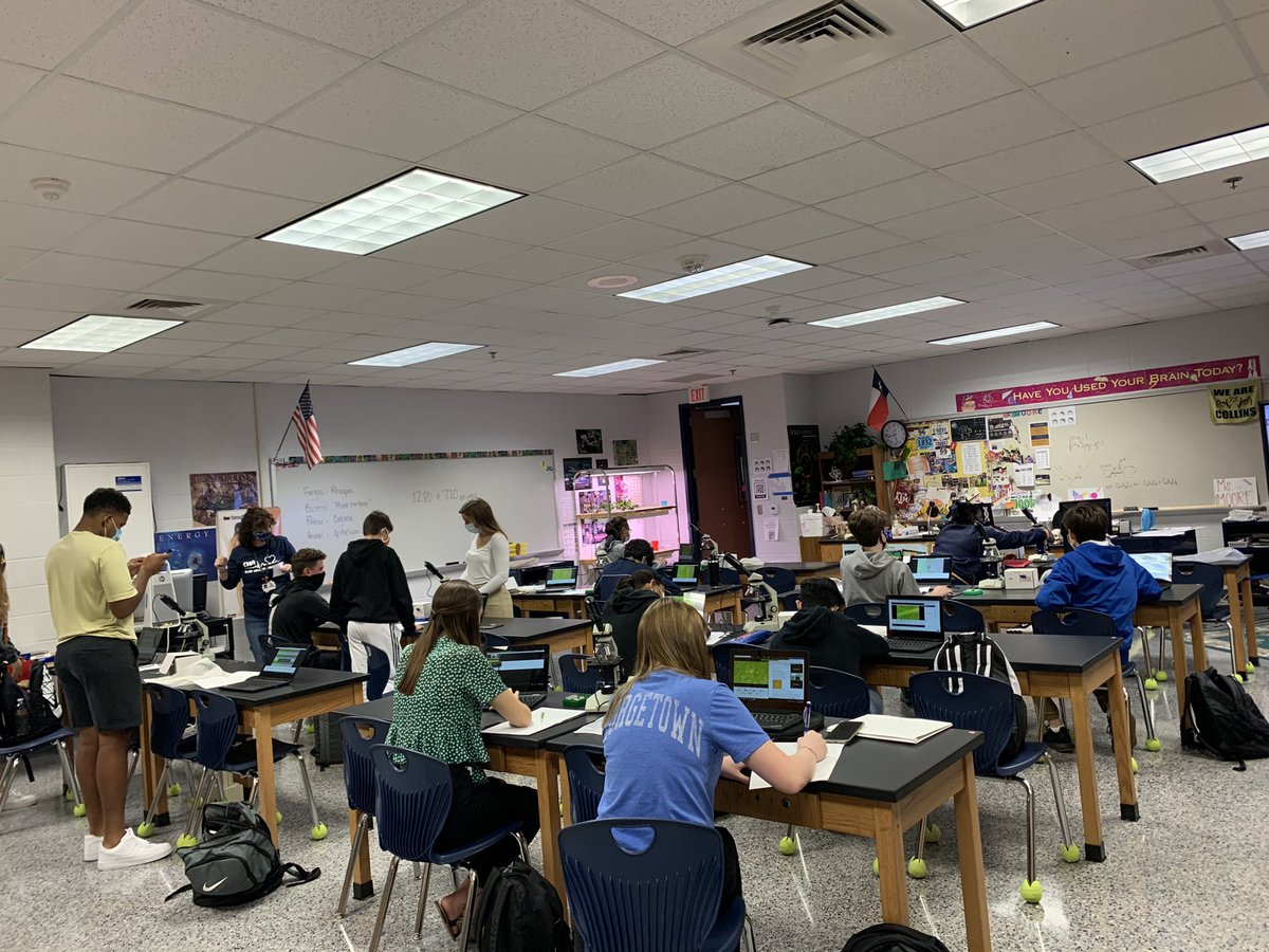 SarahLanders9's tweet image. What’s better than observing fungal cells on a Friday?  The @KleinCollins Pre-AP Biology KOL and KOC Ss are labeling visible cell structures by screen sharing using the Ken-a-vision PupilCam with KOL Ss @kimdmoore1 @KleinISDscience #technologyiscool #Every