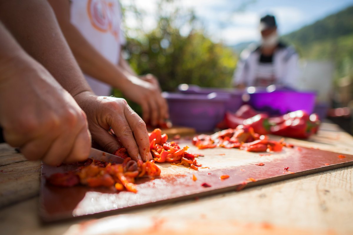 UNDP_Kosovo's tweet photo. Read the story https://t.co/6AbHUJ9Zm7 of a women-led social enterprise who produce and sell healthy food products and provide for their families. #INTERDEV project in #Kosovo. @ADCinKosovo &amp; @AustrianDev. https://t.co/uHUVKB9LkX