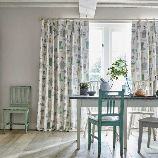 _TopDesigner's tweet image. The Potting Room by Sanderson is a unique range of fabrics inspired by the British love of kitchen gardens. 😍 😍

Available from Top Designer --&amp;gt; buff.ly/2JZ1dTp

#interiordesignideas #interiordesign #interiors #homedesign