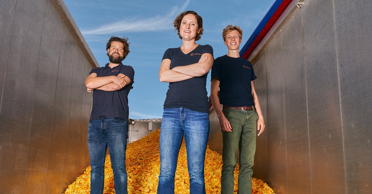 Stichting DOEN (@stichtingdoen) on Twitter photo PeelPioneers bouwt met steun van DOEN Participaties in Den Bosch de grootste schillenfabriek van Europa. Hier gaan ze honderdtwintigduizend kilo schillen per dag verwerken, een verdriedubbeling van de huidige verwerkingscapaciteit! Lees meer op onze site: bit.ly/30rBD4y PeelPioneers bouwt met steun van DOEN Participaties in Den Bosch de grootste schillenfabriek van Europa. Hier gaan ze honderdtwintigduizend kilo schillen per dag verwerken, een verdriedubbeling van de huidige verwerkingscapaciteit! Lees meer op onze site: bit.ly/30rBD4y