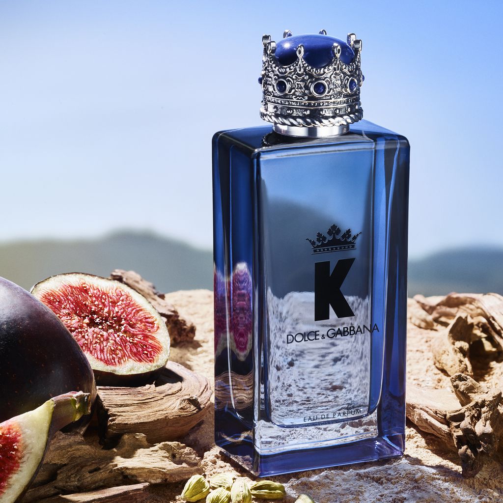FragranceFDN_UK's tweet image. Dolce &amp;amp; Gabanna K opens with an invigorating fusion of zesty citruses, blood orange and Italian lemon which melts into geranium and Cleary sage, the fragrance finishing on notes of cedarwood, vetiver, patchouli 🤴 👑