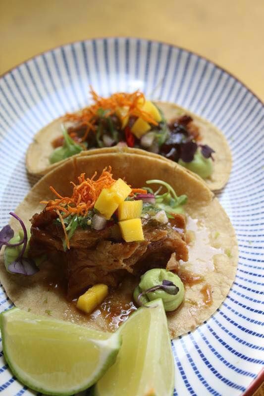 Pregunta por nuestros #TACOS PUERTO ESCONDIDO 🌮🌮👌😋 Ven a viajar 👉 Puerto Escondido te espera  ☎️ 956 543 536 
CARTAS y RESERVAS: buff.ly/2UxiwzW

➡️ Estamos en UBER EATS 
➡️  TAKE AWAY
➡️ ARROCES por encargo (recogida en local)

#Restaurante #elpuerto