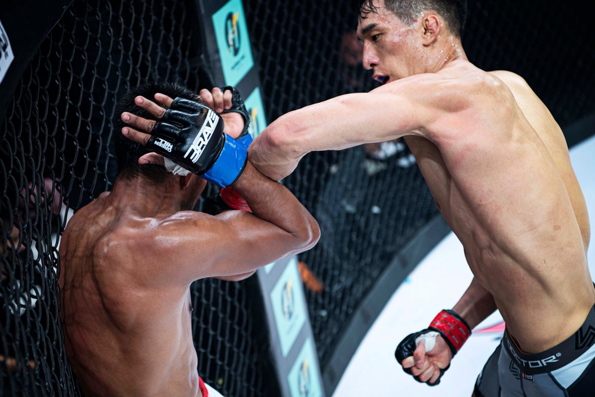 bravemmaf's tweet image. Tae Kyun Kim scored a second-round TKO win over Arturo Chavez at #BRAVECF43

Rewatch BRAVE CF 43 now on bravecftv.com 🍿📺🔥
.
#BRAVECF #Bahrain #KHK #khkpower #yearofchange #thehawk #priceofgladiators #mma #globalpromotion #BRAVECF2020 #BRAVENation