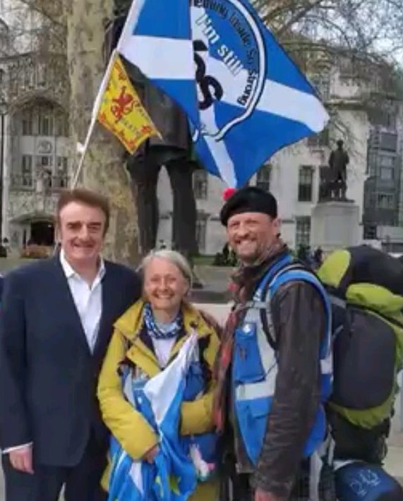 Key  #longwalktofreedom walker bids farewell to those in the  #LWTF team from whom he must "forever part ways". Two weeks into a two month  #signthecovenant walk, and Dave Llewellyn already pulled out, it's all falling apart. One less person stickering the Highlands. 