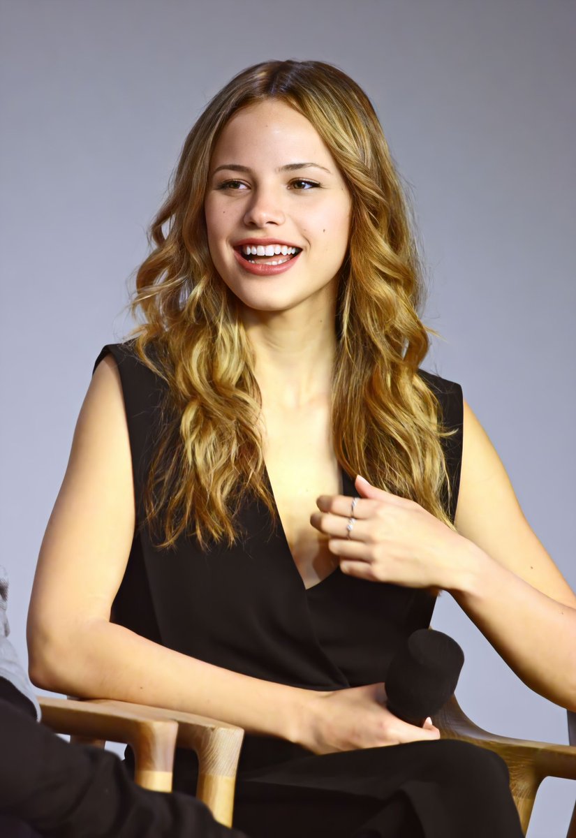 ♡Halston Sage♡ (@_halston_edits_)  X