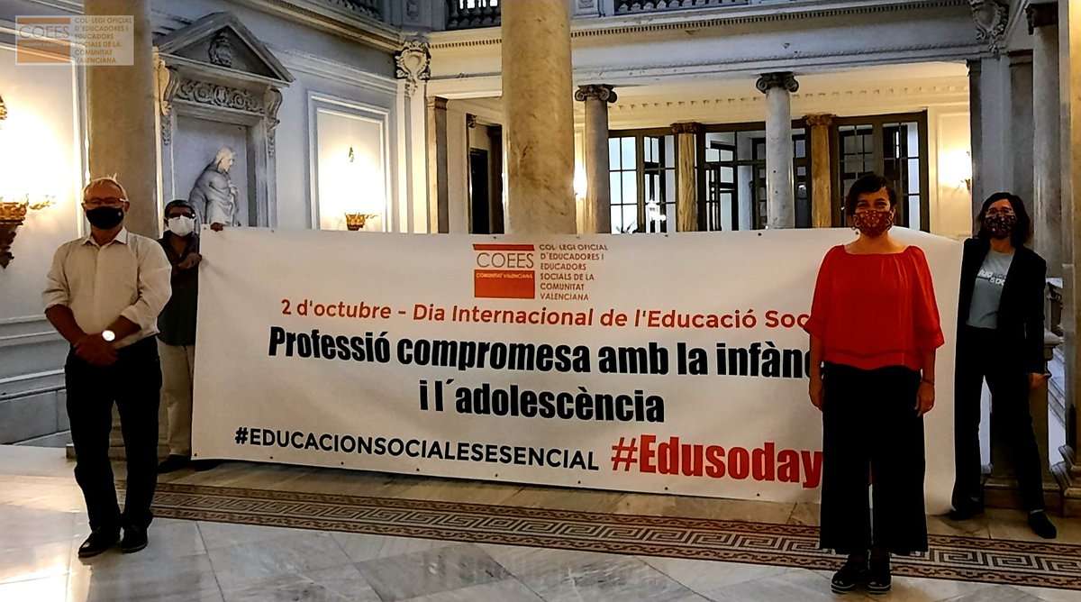 coeescv's tweet photo. Bajo el lema “Professió compromesa amb l’infància i l'adolescència” hoy, 2 de octubre, el COEESCV, celebra el Día Internacional de la Educación Social...
Feliz #Edusoday2020 a tod@s
@isalozanovlc @joanribo @NormaGozalvez @AjuntamentVLC 
https://t.co/X4bpGwwEON https://t.co/fFNJMMYg2M