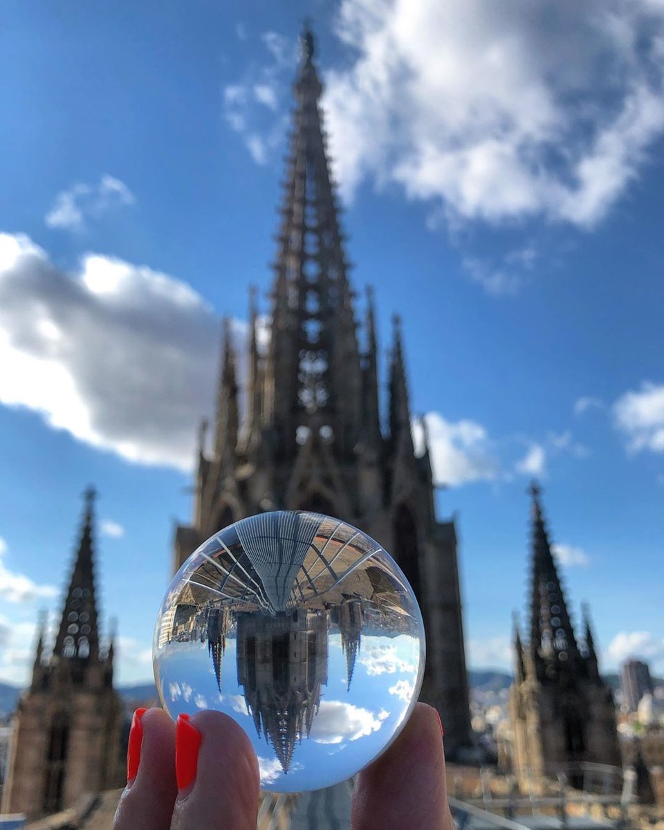 Les punxes característiques de la Catedral de #Barcelona, que sobresurten i ajuden a situar el gran monument de la ciutat. ✨ #BCNmoltmes

📷raisabate
#turisme #arquitectura #catalunyaexperience
<a href="/VisitBCN_CAT/">Barcelona</a>