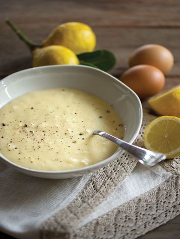 Αυγολέμονο (egglemon/avgolemono)~Must have for most soups
