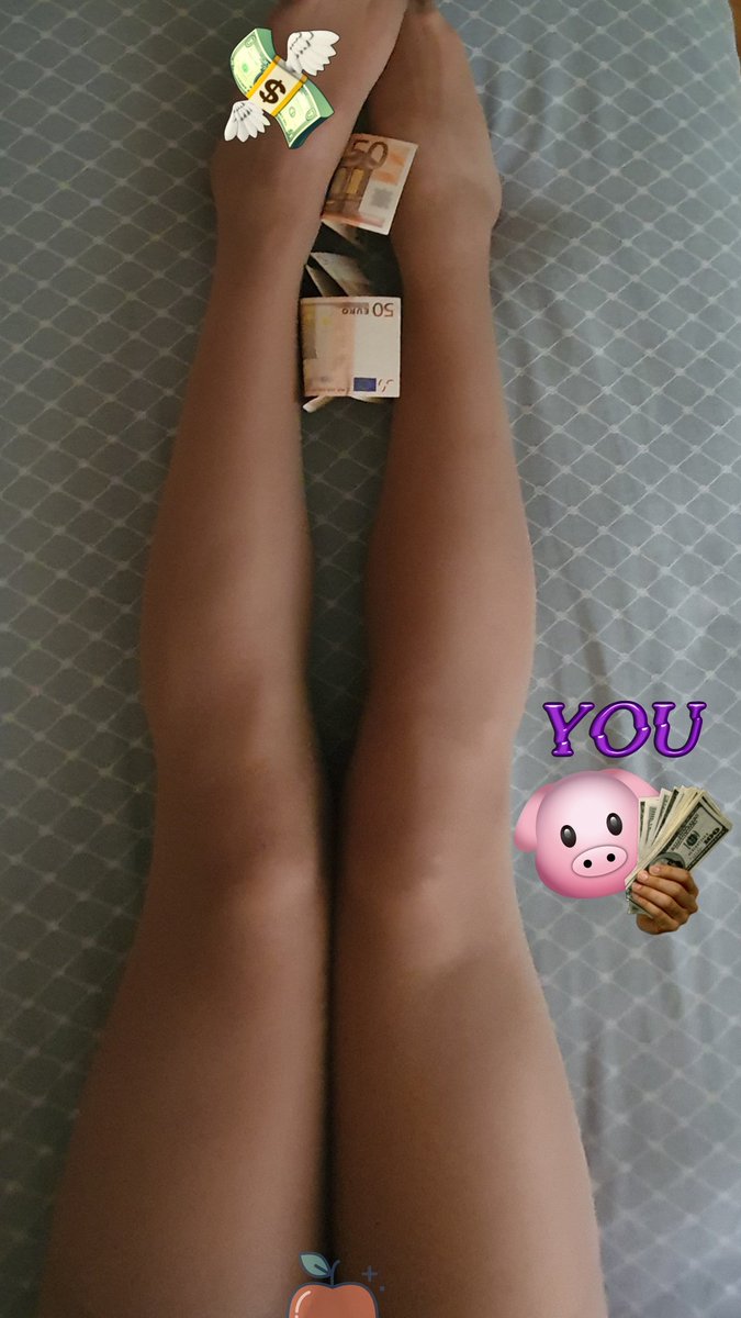VanessaLvPro's tweet photo. Continua a masturbarti, perdente!
Devi lavora per sganciare la mia grana! 

Stamattina la mia colazione servita ai miei piedi: https://t.co/oZyk2Zrx1S