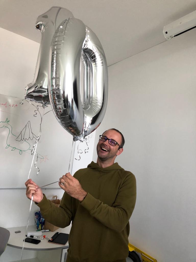 trikoder's tweet image. Yesterday&apos;s retrospective was a bit interrupted with balloons and a red cake! Our senior dev Damir celebrated his 10th anniversary in Trikoder team!
Damir, congrats on your anniversary, cheers to the 10 years ahead :)

#trikoder #anniversarycelebration