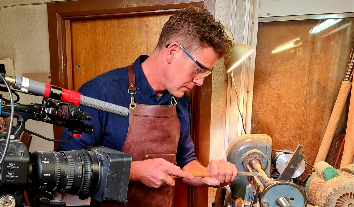 restoreralex's tweet photo. Bit of lathe work today making a mini version of @NElphick for #TheRestorers

#NewSeries @curvemediatv @DiscoveryUK @QuestTV https://t.co/hcVDYFzsYC