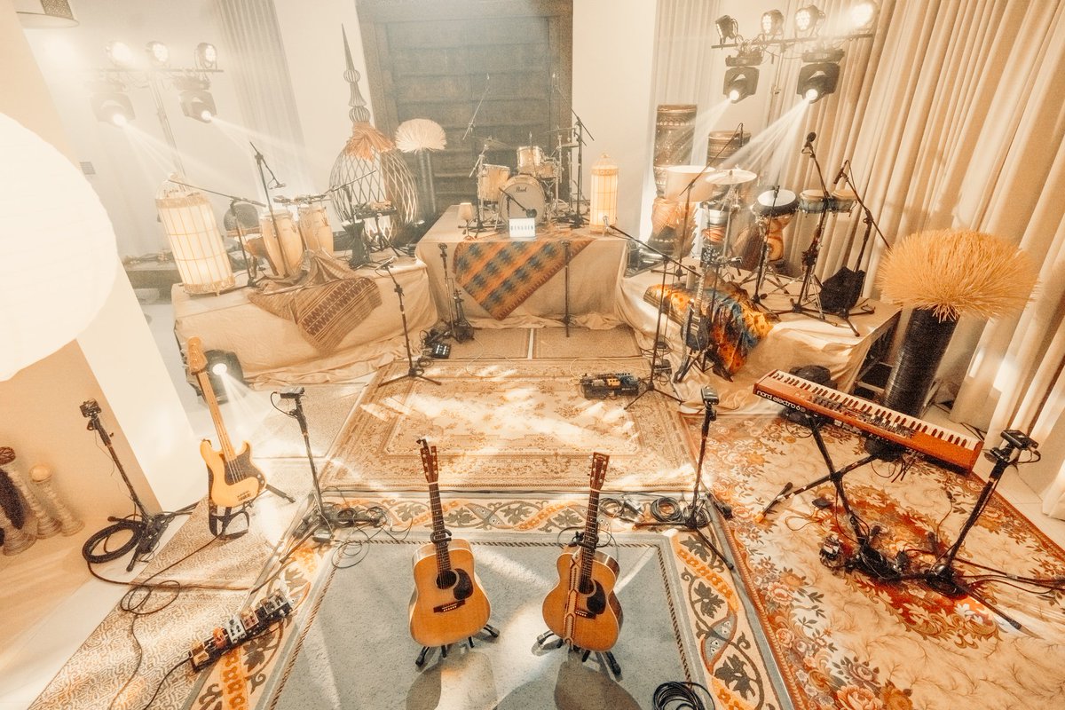 BenAndBenMusic's tweet photo. we built this entire stage setup for Sunday's show para sa inyo. ganun talaga pag mahal mo, eeffortan mo hehe https://t.co/DxtYTVE0vk