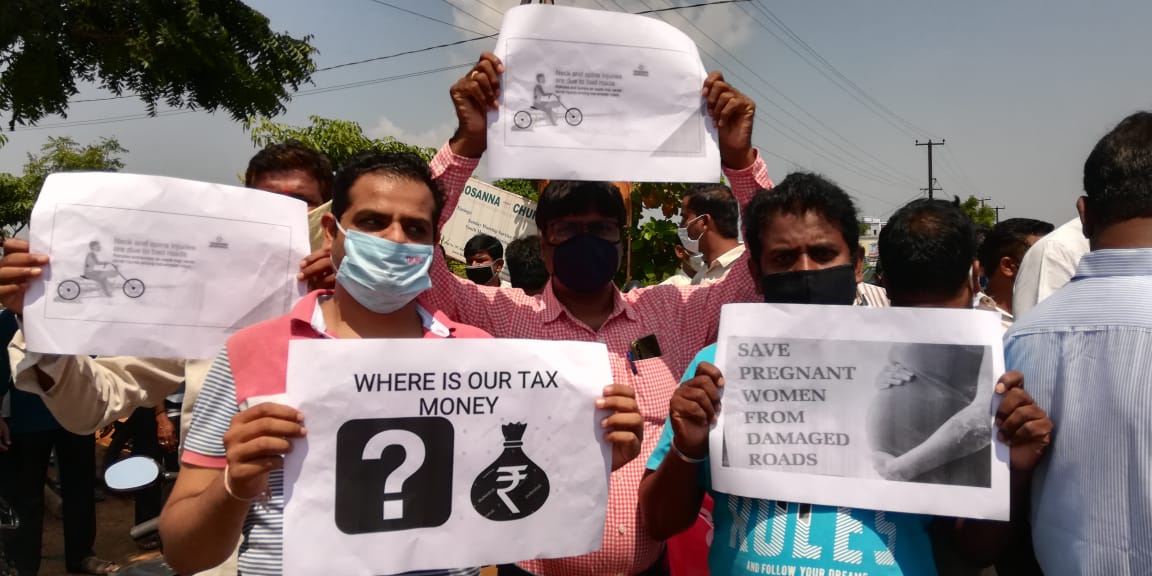NewBolarum's tweet photo. @MaheshDyee @bonthurammohan @KTRTRS @arvindkumar_ias @CommissionrGHMC @GHMCOnline @mynampallyh @MinisterKTR @KTRoffice @EeAlwal @zckukatpally @alwalcircle27g1 @CEProjectsGHMC @CrmpKpz @CityPlnr_KPzone @Director_EVDM @CEC_EVDM @CCP_GHMC @cpcybd @CYBTRAFFIC @AlwalGaasa @SCCiWA1 @ChintalaShanti @VAMSHIK58561716 @karunasri_voice @AcharyAksh @dayanand_l @amksocialwork @simhadribolarum @danielj30703807 @RSReddyMettu1 @HYDrdcTELANGANA @TSMAUDOnline @HiHyderabad @Collector_MDL @eenadulivenews @ntdailyonline @AndhraPrabhaApp @myvaartha @ManaTelanganaIN @andhrajyothy @TOIHyderabad @DeccanChronicle @XpressHyderabad @NewsMeter_In @RaoMlc @revanth_anumula @CEMaint_GHMC @TV9Telangana 11/10 @KTRTRS Sir,Every passing day public PAIN only keeps increasing travelling on a totally damaged missing/connecting main #road frm St Michaels School #OldAlwal to Icefactory on #NewBolarum #Kompally link highway.
Pls CARE to sanction this road file pending at #GHMC HO 🙏🏽 https://t.co/77MFZmQyYF