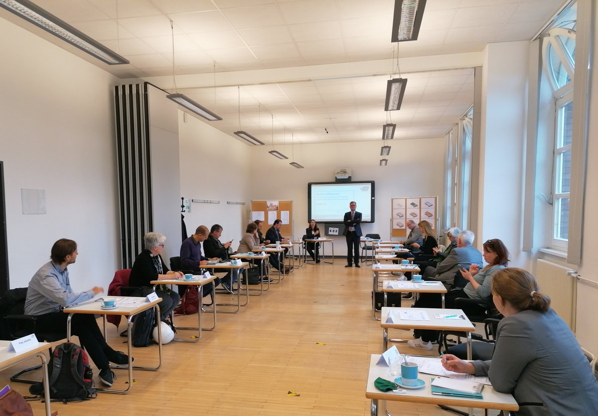 VAk_Berlin's tweet photo. Informationsbesuch des #uapvpp des Abgeordnetenhauses. Wir danken für das große Interesse und die engagierte Unterstützung bei der Umsetzung unseres Bildungsauftrags für die Berliner Verwaltung. https://t.co/NPQRdETRkO