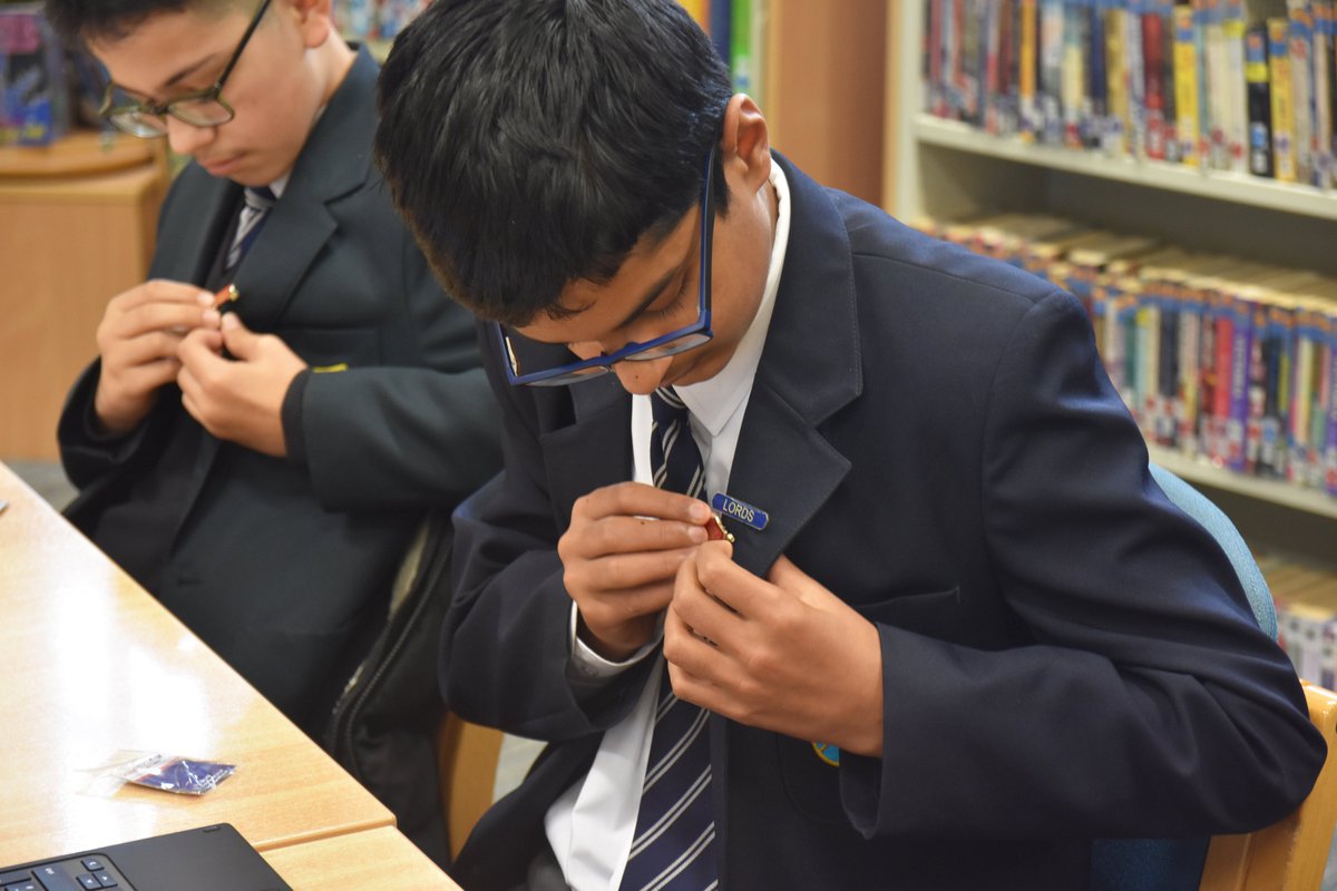 DenbighHigh's tweet image. This week the Digital Leaders were presented with their badges by our Assistant Headteacher Mrs Harwood. Officially inducting them as Denbigh Digital Leaders for 2020-21! #technologyforlearning @darcyprior