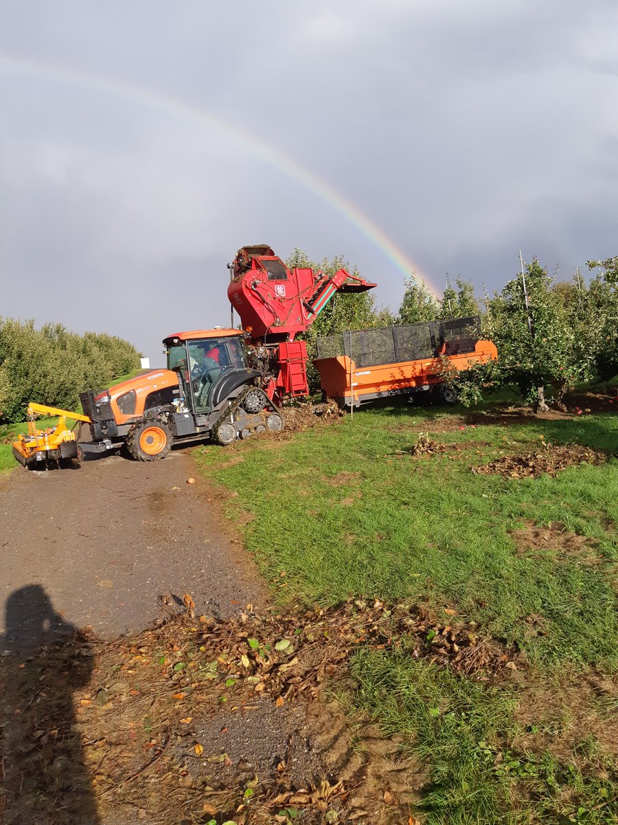 A way to end the day..getting the job done #seasonalworkers #cdnag <a href="/BrettSchuyler/">Brett Schuyler</a>