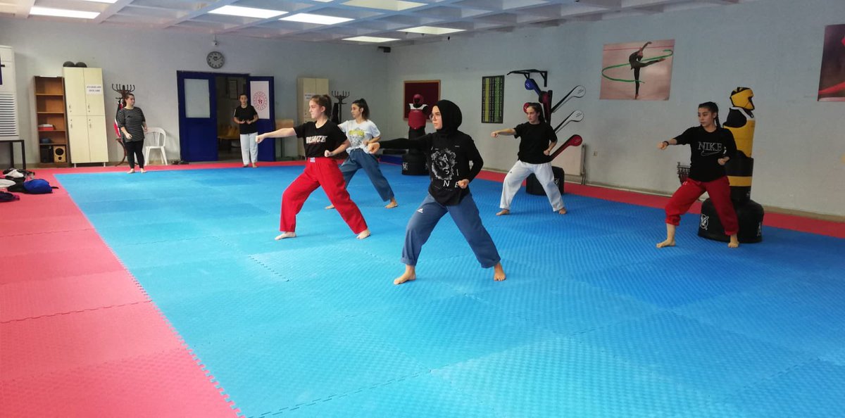 GSB_Sinop's tweet photo. Sinop'ta Milli Taekwondo sporcularımız antrenmanlarına normalleşme süreci tedbirleri kapsamında devam ediyor. 🥋🥋🥋

@kasapoglu
@gencliksporbak https://t.co/c64B3fTMYG