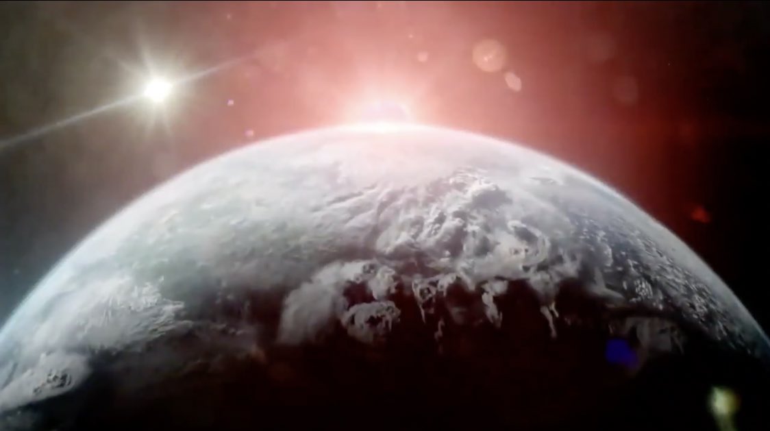 getawayymar's tweet photo. This was an emotional ending.
This was a perfect conclusion.
Landing on a new planet with the hope of doing better. 

But most importantly, all together.
#The100 https://t.co/RjkeoESUeP