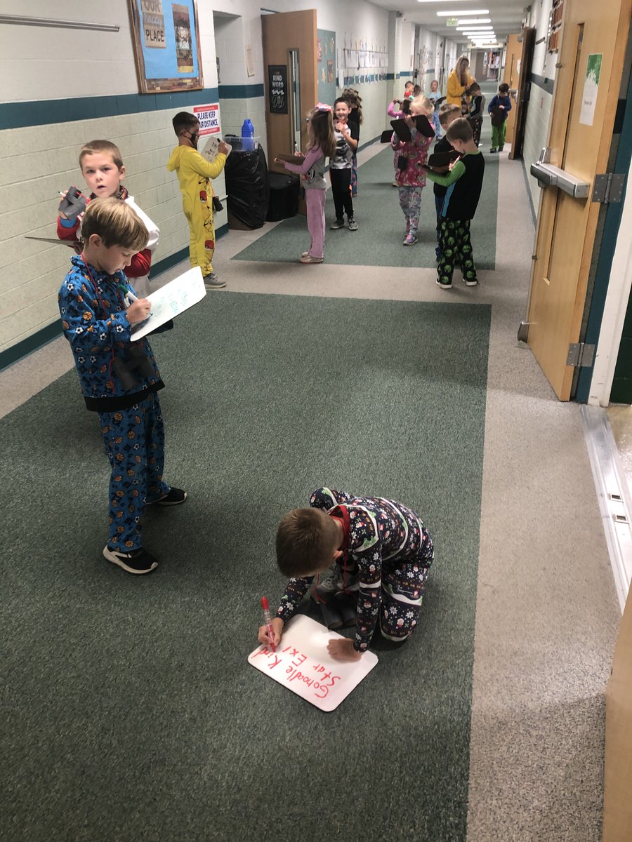 VealeElem's tweet photo. First Grade Word Watchers https://t.co/qcJlNFltf5