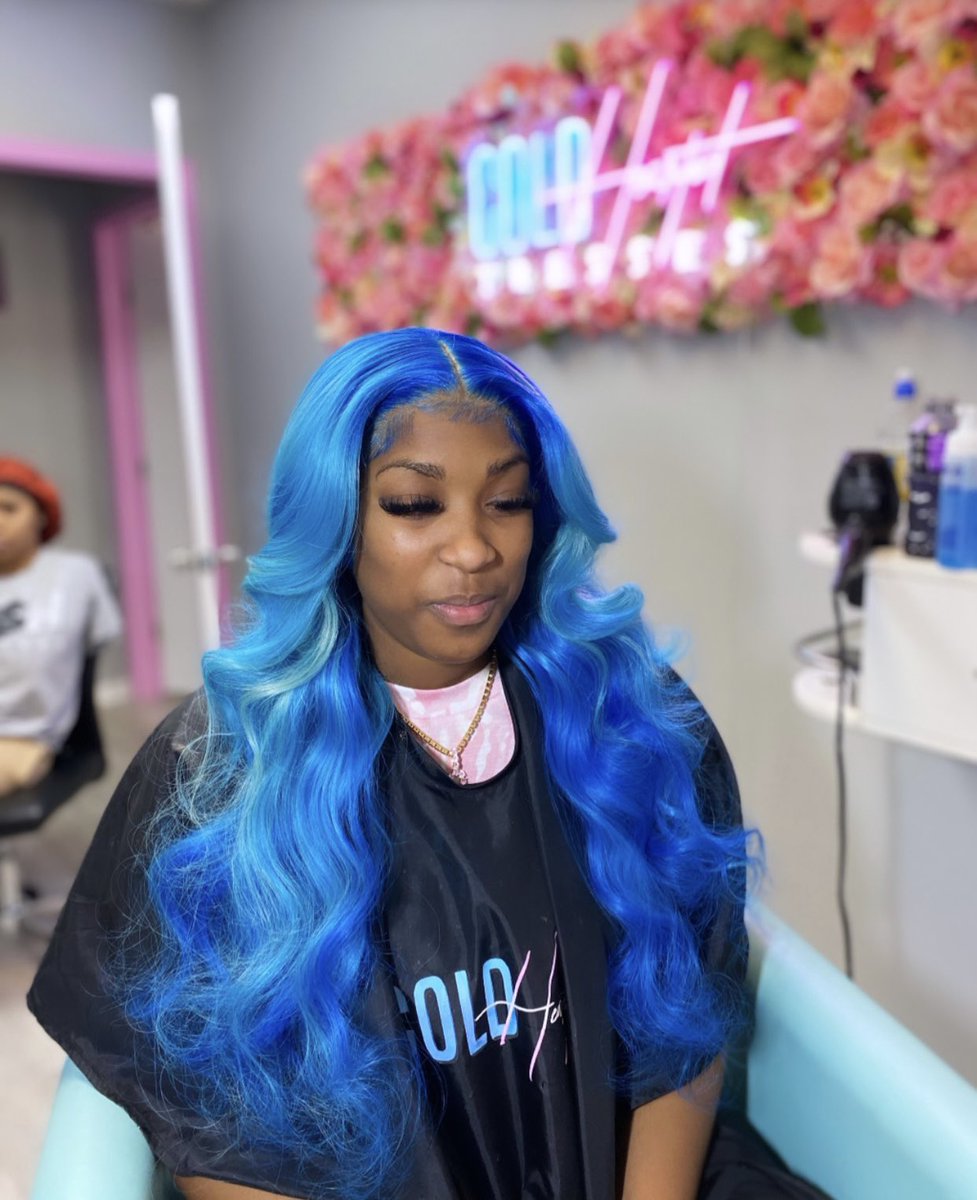 This that splahhhhh 💙💦 Customized unit x install and color by me as well 🤩 happy birthday boo wish you many more 💃🏽 #atlantahair
#customunits #hair #frontals #bluewave