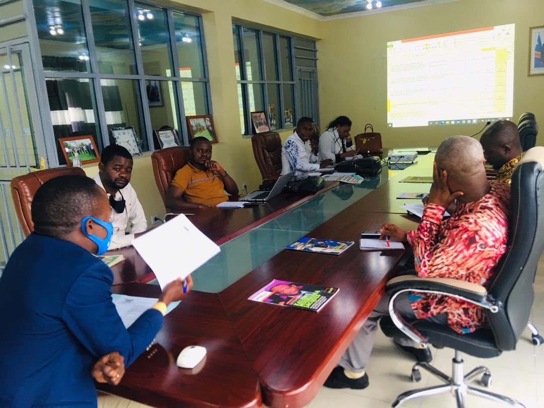 SaemapeN's tweet photo. #RDC #NordKivu
Réunion de partage d’évaluation de la mise en œuvre des actions recommandées et de collecte des évidences. 
     @mines_des  
        @SaemapeR
           @Bisunzu_Mining 
               @iubwe2 
                   @JagmAdeseny 
                       @FreddyNzonga https://t.co/65MStB7F7S