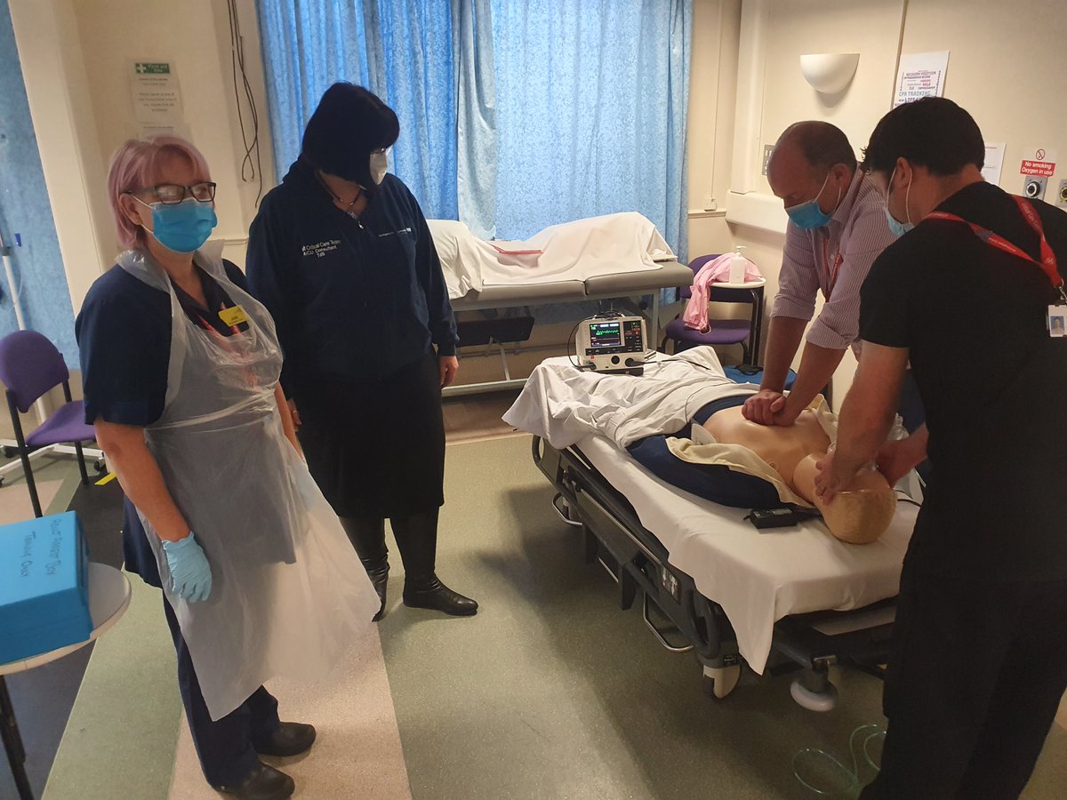 Completed COVID MLS Simulations this morning with <a href="/NUHCriticalCare/">NUH Critical Care🏳️‍🌈</a> Consultants, fantastic enthusiasm from all involved. All participants fully engaged with correct AGP PPE guidelines in clinical practice.